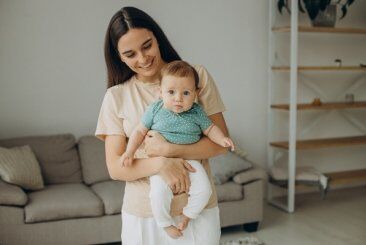 Babá pode trabalhar mais horas durante as férias escolares? Entenda as regras Babá pode trabalhar mais horas durante as férias escolares? Entenda as regras
