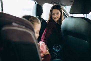 Babá pode dirigir o carro da família? Veja os cuidados que o empregador deve ter Babá pode dirigir o carro da família? Veja os cuidados que o empregador deve ter