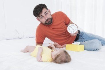 Babá pode fazer hora extra todos os dias? Entenda os limites da jornada Babá pode fazer hora extra todos os dias? Entenda os limites da jornada