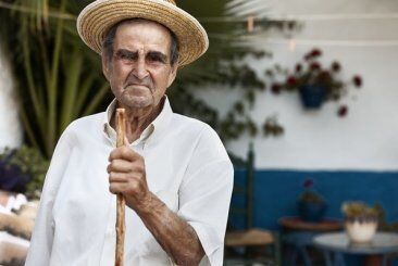 Caseiro é empregado doméstico? Entenda quando é necessário fazer o registro Caseiro é empregado doméstico? Entenda quando é necessário fazer o registro