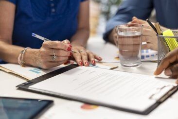 Quais são as funções da empregada doméstica? Entenda o que deve constar no contrato Quais são as funções da empregada doméstica? Entenda o que deve constar no contrato